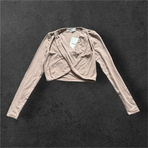 Elodie Tops - Elodie 
NWT 
Size Small 
Women's Pink Long Sleeve Top
